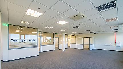 Офис в сграда клас B в района на Летище София