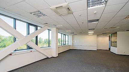 Офис в сграда клас B в района на Летище София