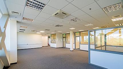 Офис в сграда клас B в района на Летище София