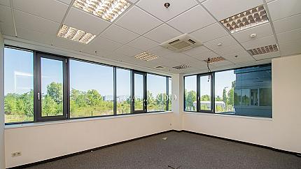 Офис в сграда клас B в района на Летище София