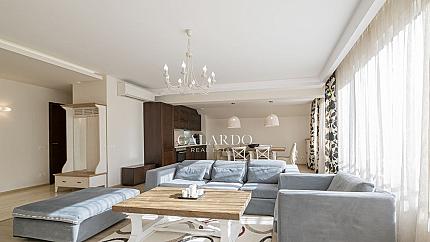 Stylish apartment in a representative building