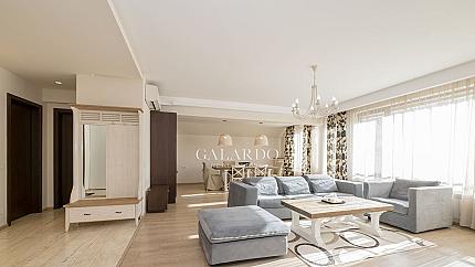 Stylish apartment in a representative building