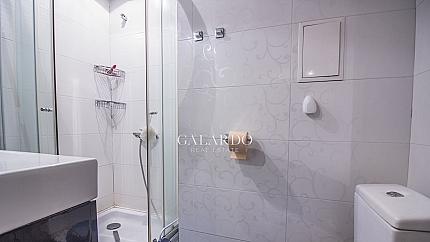 Просторен и луксозно обзаведен апартамент с панорамна гледка в кв. Изток