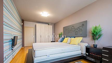 Просторен и луксозно обзаведен апартамент с панорамна гледка в кв. Изток