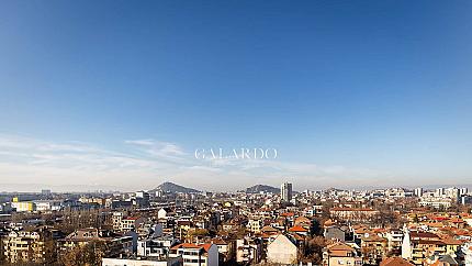 Тристаен нов лукзозен апартамент с гледка към всички тепета в кв Съдийски