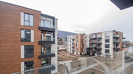 Beautiful south-facing 1-bedroom apartment in a Gated complex with Act 16