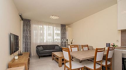 Слънчев тристаен апартамент до Paradise Center