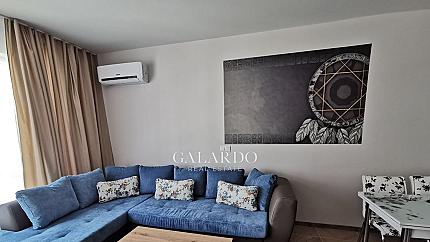 Уютен двустаен апартамент в затворен комплекс в Кръстова вада