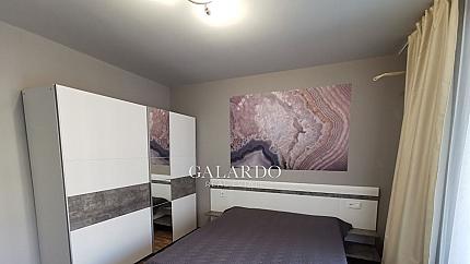 Двустаен апартамент в затворен комплекс в Кръстова вада