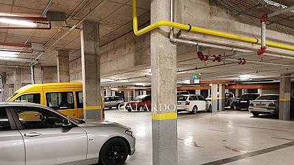 Двустаен апартамент в затворен комплекс в Кръстова вада