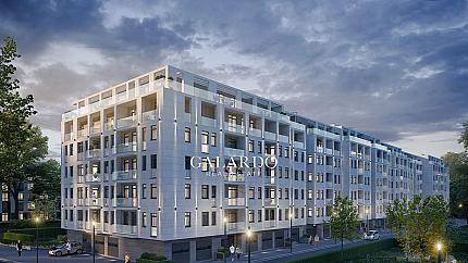 Класически тристаен апартамент  с  тераса в луксозен комплекс