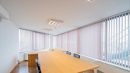 Furnished office in a luxury office building in the district Druzhba 2