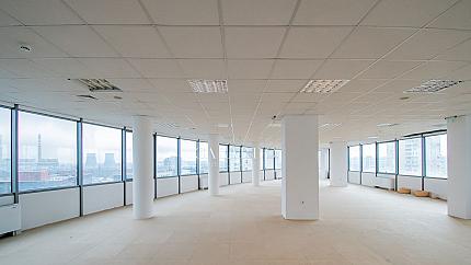 Spacious office in a luxury office building in the district. Druzhba 2