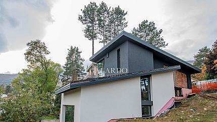 New detached house with contemporary design in Dragalevtsi