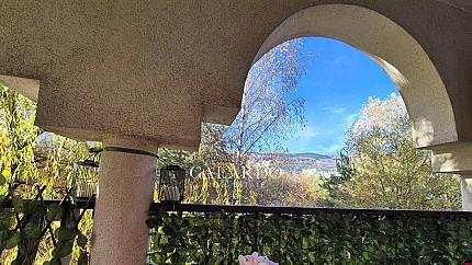 Stylishly furnished two-bedroom apartment in Simeonovo district