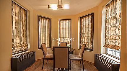 Еднофамилна къща с басейн в затворен комплекс, кв. Драгалевци