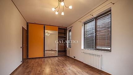 Еднофамилна къща с басейн в затворен комплекс, кв. Драгалевци