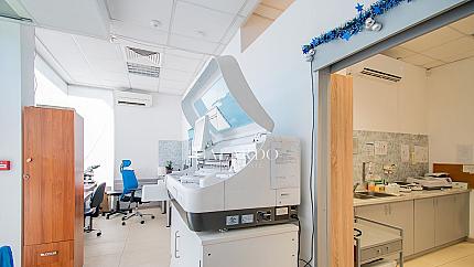 Магазин с витрина близо до метро, кв Младост 2