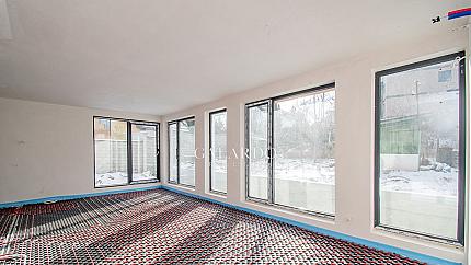 Самостоятелна къща в затворен комплекс в Симеоново