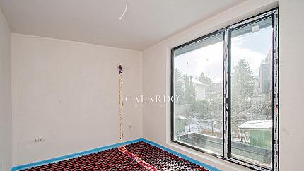 Самостоятелна къща в затворен комплекс в Симеоново