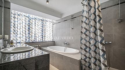 Просторен четиристаен апартамент в кв.Лозенец