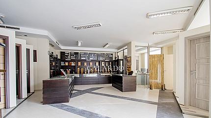 Ъглов магазин с голяма витрина до 29-то ДКЦ, кв.Гоце Делчев