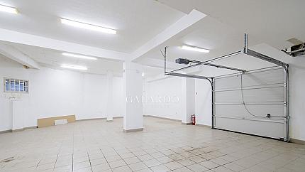 Ъглов магазин с голяма витрина до 29-то ДКЦ, кв.Гоце Делчев