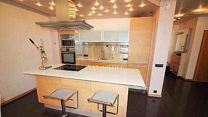 Луксозен тристаен апартамент до Южен парк, кв. Лозенец