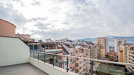 Двустаен апартамент с тераса под наем Студентски град