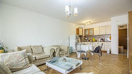 Двустаен апартамент до бул. България и бул. Гоце Делчев