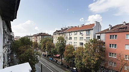 Чудесен тристаен апартамент в централните части на София