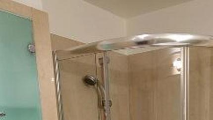 Тристаен апартамент под наем в Център