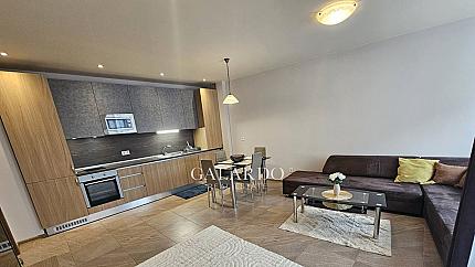 Обзаведен тристаен апартамент в кв. Витоша