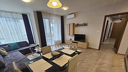 Обзаведен тристаен апартамент в кв. Витоша