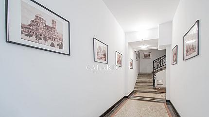 Prestigious office in the very heart of the capital