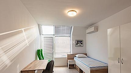 Просторен апартамент под наем с изключителна гледка към града и реката