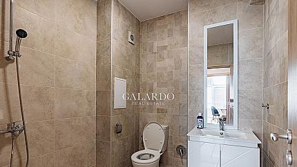 Просторен апартамент под наем с изключителна гледка към града и реката