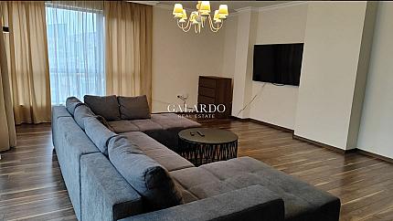 Четиристаен апартамент под наем в кв. Лозенец