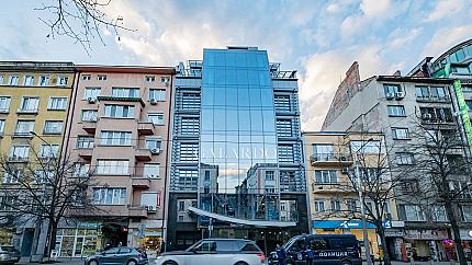 Панорамен офис на две нива в центъра на София