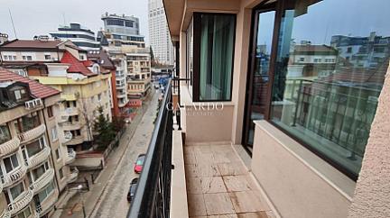 Четиристаен апартамент под наем в кв. Лозенец