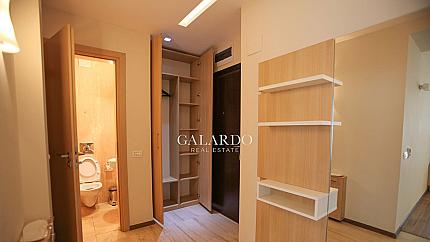 Tристаен апартамент, разположен в кв. Лозенец