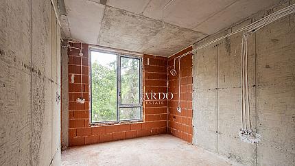 Четиристаен апартамент за продажба в кв. Гоце Делчев - жилище на входа на Южния парк