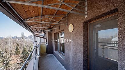 Просторен тристаен апартамент до входа на Южен парк и бул. Витоша – перфектна локация и комфорт