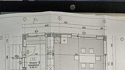 Красива къща на два етажа с голям двор в Марково