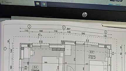 Красива къща на два етажа с голям двор в Марково