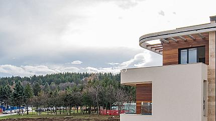 Апартамент с 3 спални в луксозен затворен комплекс с басейн.