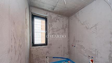 Самостоятелна къща в затворен комплекс в Симеоново