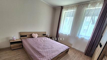 Стилно обзаведен двустаен апартамент в кв. Симеоново