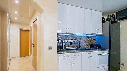 Стилно обзаведен апартамент с две спални в кв. Симеоново