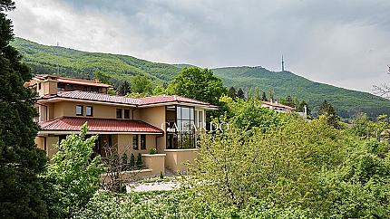 New house with large yard and five bedrooms, Boyana quarter